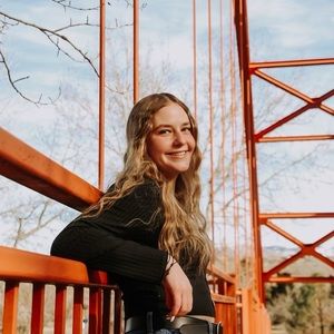 Meet your Posher, Makena